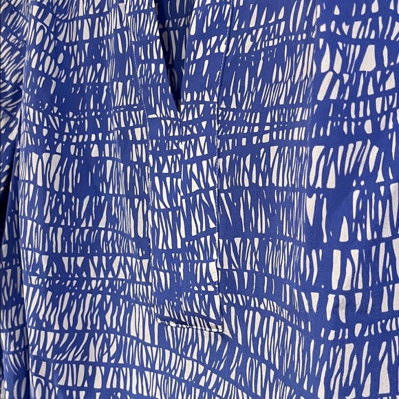 ELLIE KAI 100% Silk 3/4 Sleeve V-Neck Blouse Tunic Patterned Blue Womens 10 - Picture 8 of 9